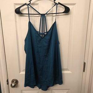 Women’s cross strap tank top